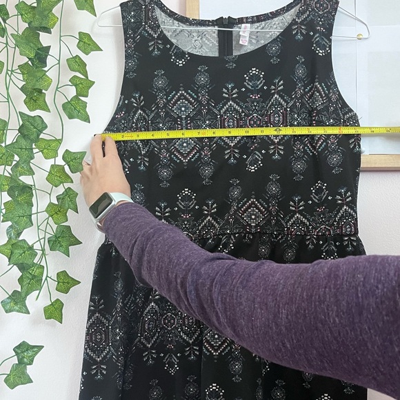 Xhilaration Patterned and Black Dress - Picture 10 of 10
